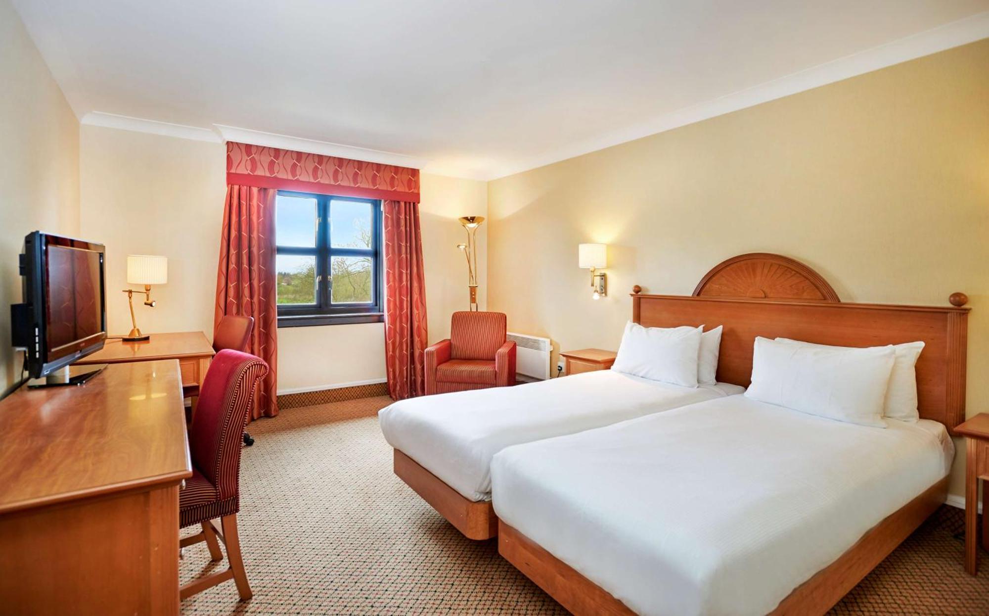 Hilton Puckrup Hall Hotel & Golf Club, Tewkesbury Глостър Екстериор снимка